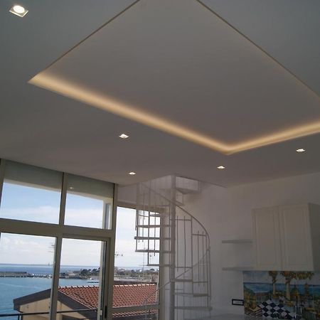 Donna Sicilia Hotel จีอาร์ดีนี นักซอส ภายนอก รูปภาพ