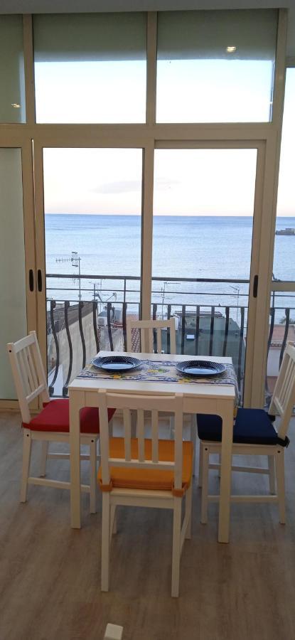 Donna Sicilia Hotel จีอาร์ดีนี นักซอส ภายนอก รูปภาพ