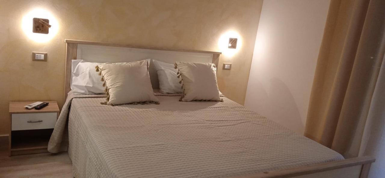 Donna Sicilia Hotel จีอาร์ดีนี นักซอส ภายนอก รูปภาพ